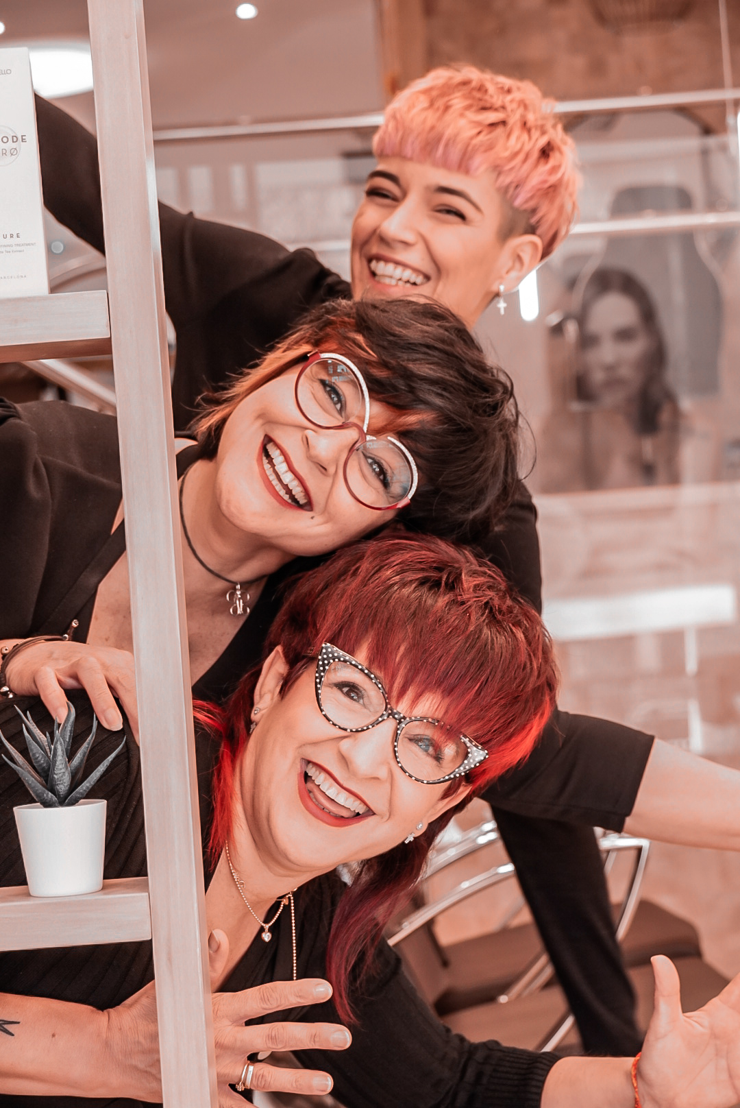 Nuestro equipo trabaja constantemente para traerte la mejor peluquería a Terrassa